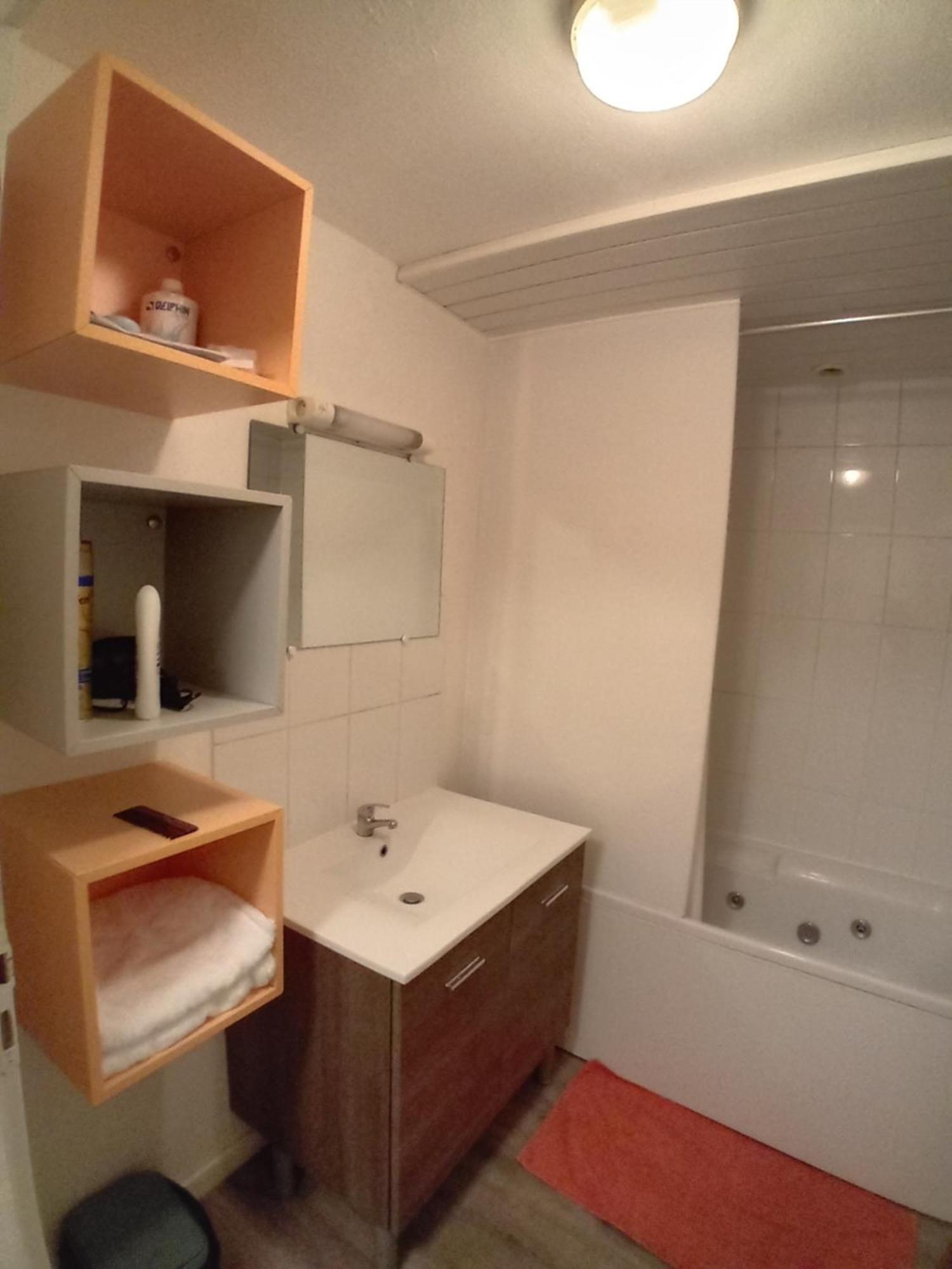 Appart Chartreux Baignoire Massante ,A 3 Minutes Du Centre En Bus! 2 Etoiles Atout France Voiron Dış mekan fotoğraf